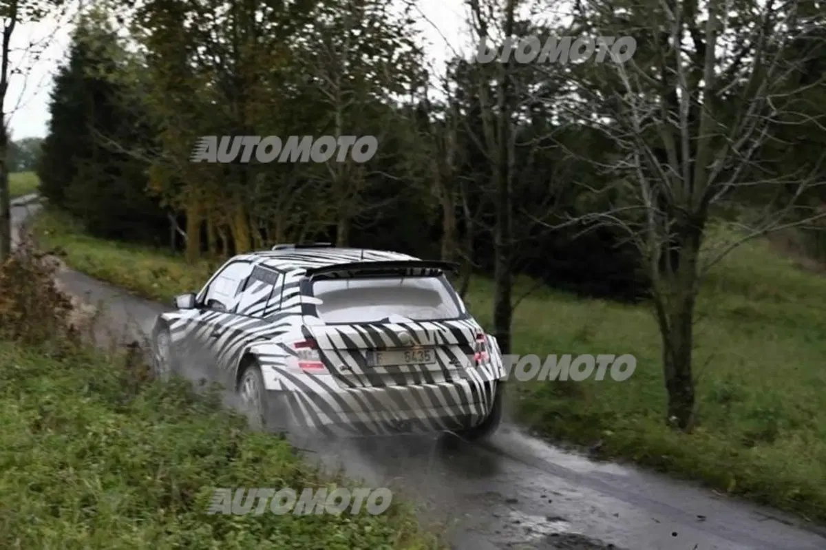 Skoda Fabia R5: le prime immagini in azione (4)