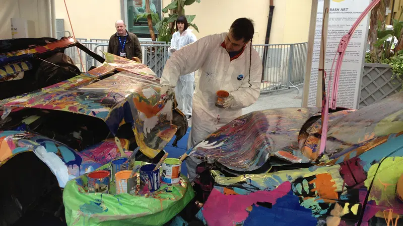 Auto incidentate diventano un'opera d'arte: arriva la Crash Art