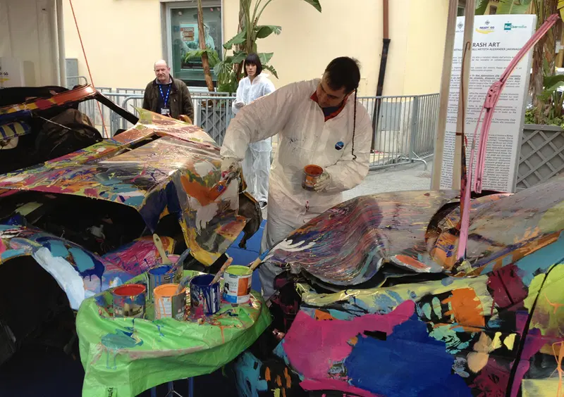 Auto incidentate diventano un'opera d'arte: arriva la Crash Art