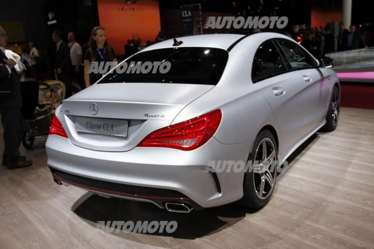 Salone di Parigi 2014: tutte le supercar (10)