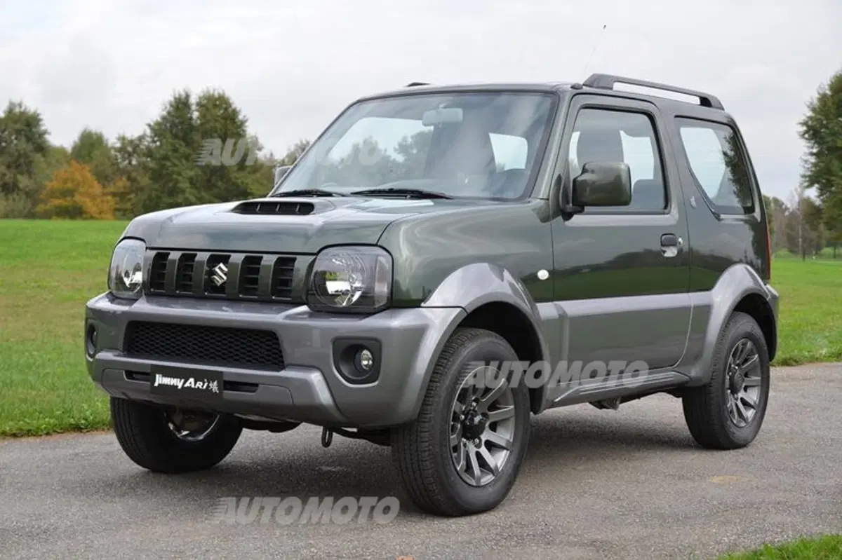 Suzuki Jimny Arì: con la forza di una formica traina 30 tonnellate [video] (4)