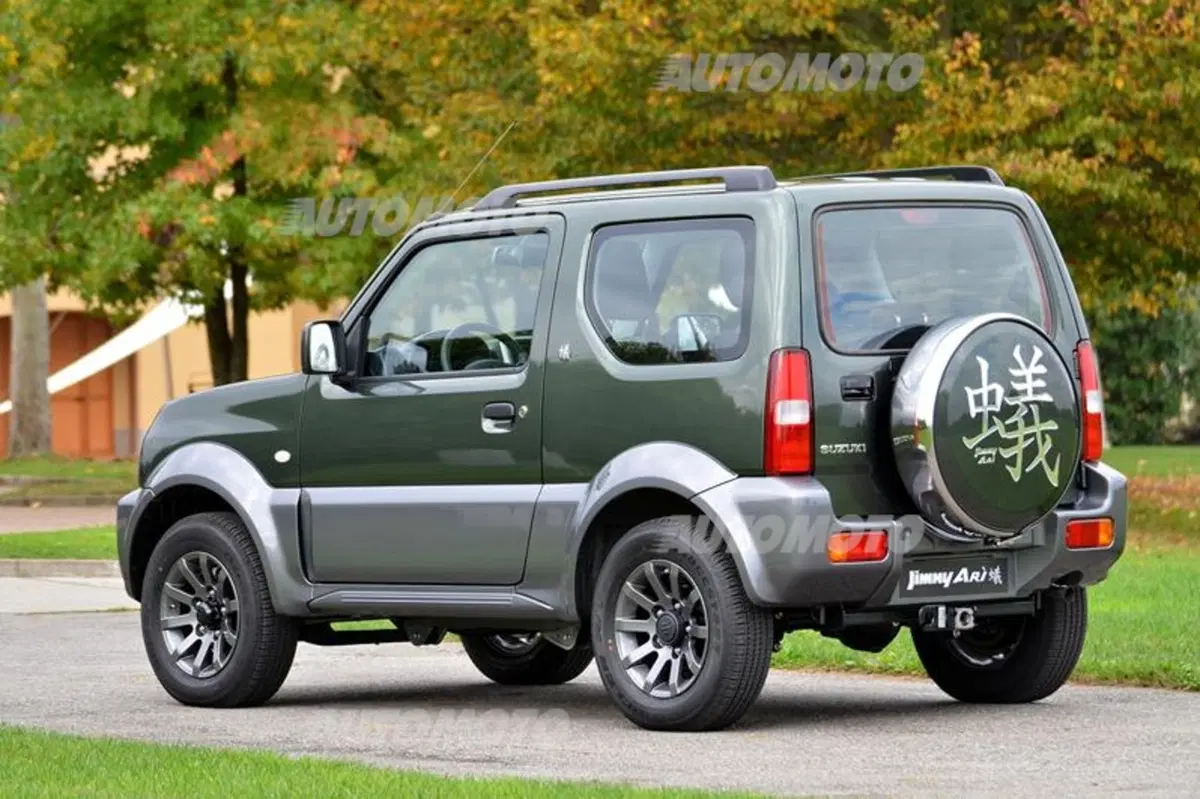 Suzuki Jimny Arì: con la forza di una formica traina 30 tonnellate [video] (13)
