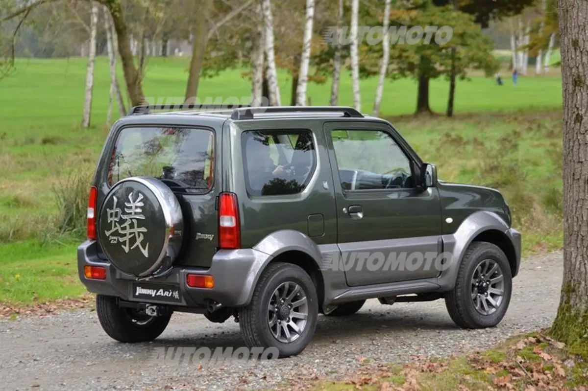 Suzuki Jimny Arì: con la forza di una formica traina 30 tonnellate [video] (15)