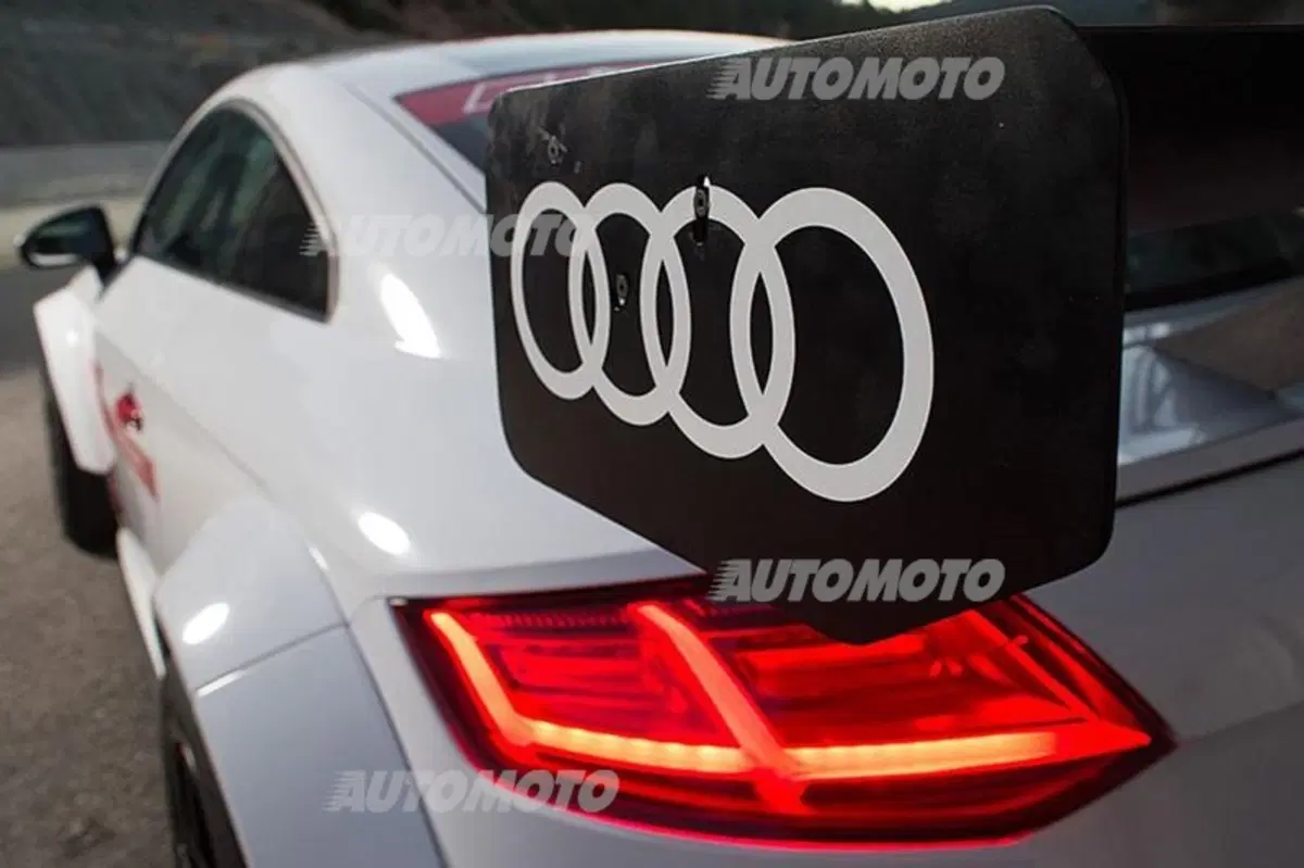 Audi TT Cup: ecco la variante da competizione (12)