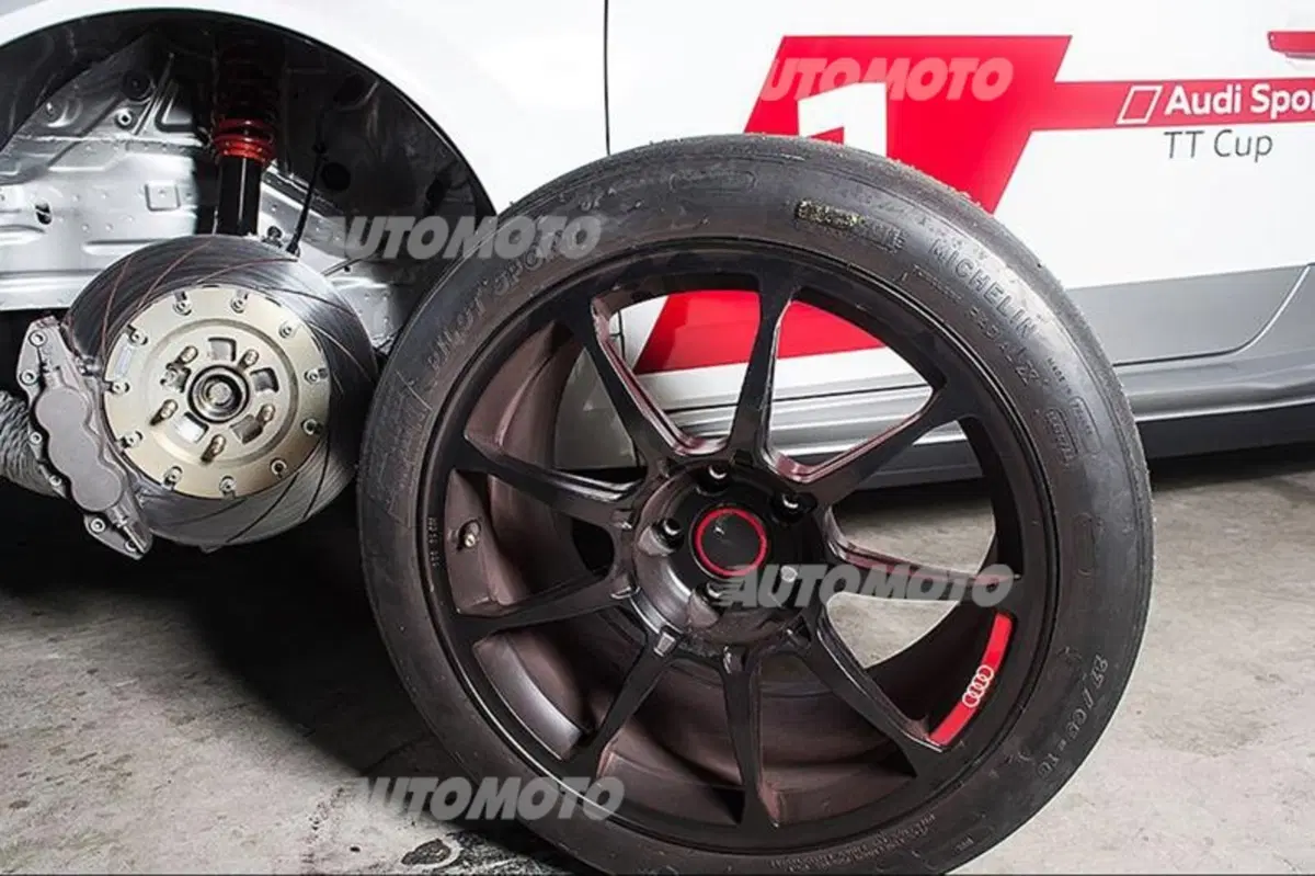 Audi TT Cup: ecco la variante da competizione (14)