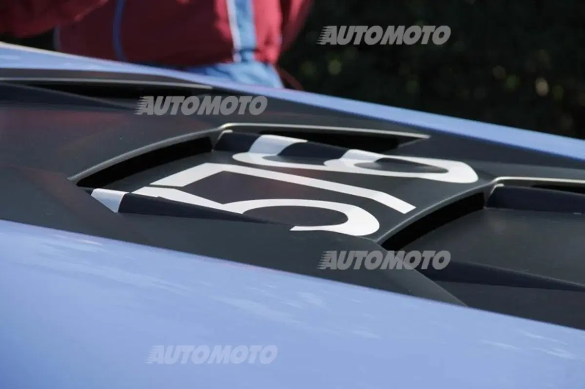 Lamborghini apre le porte agli atleti della Polizia di Stato (13)