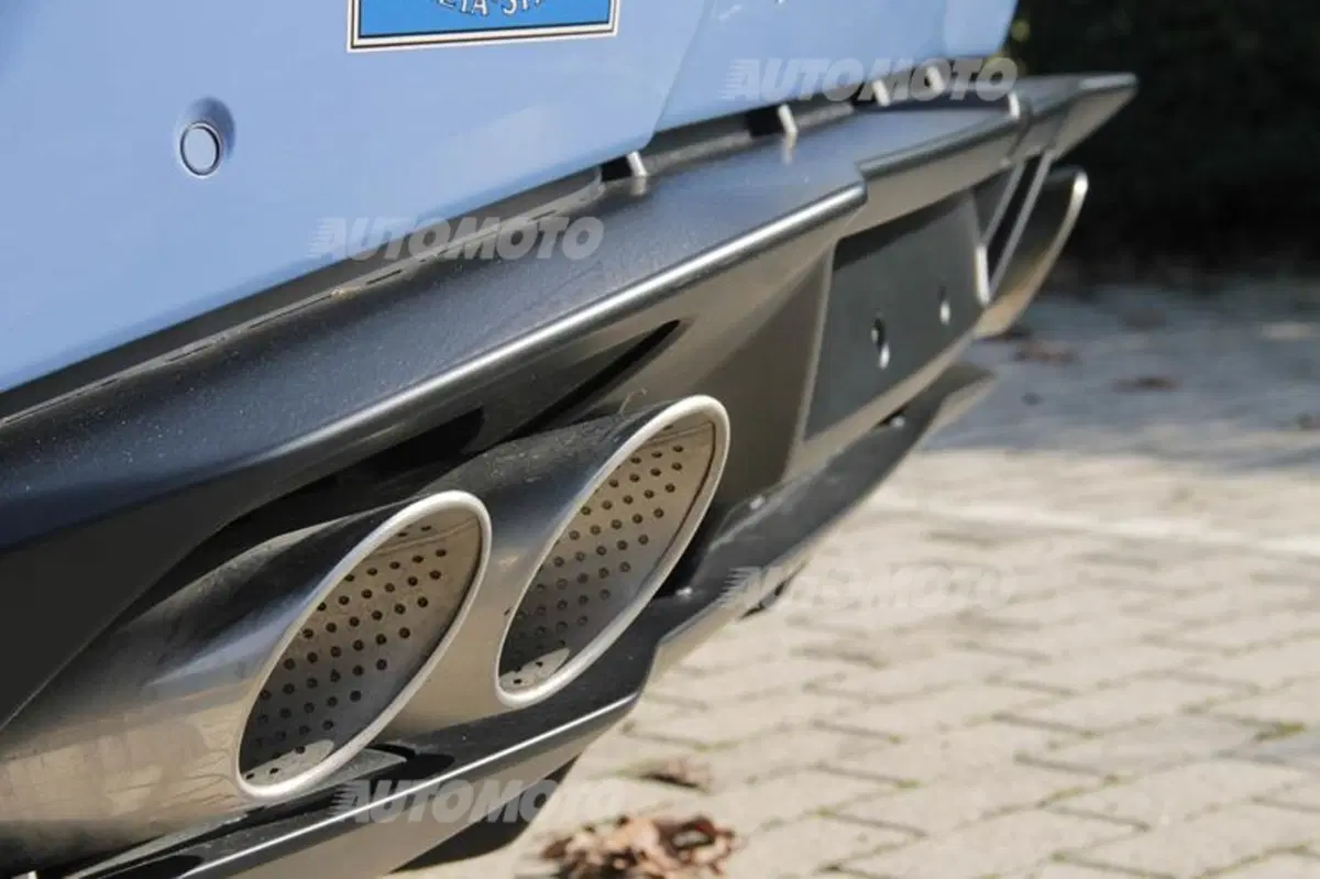 Lamborghini apre le porte agli atleti della Polizia di Stato (18)