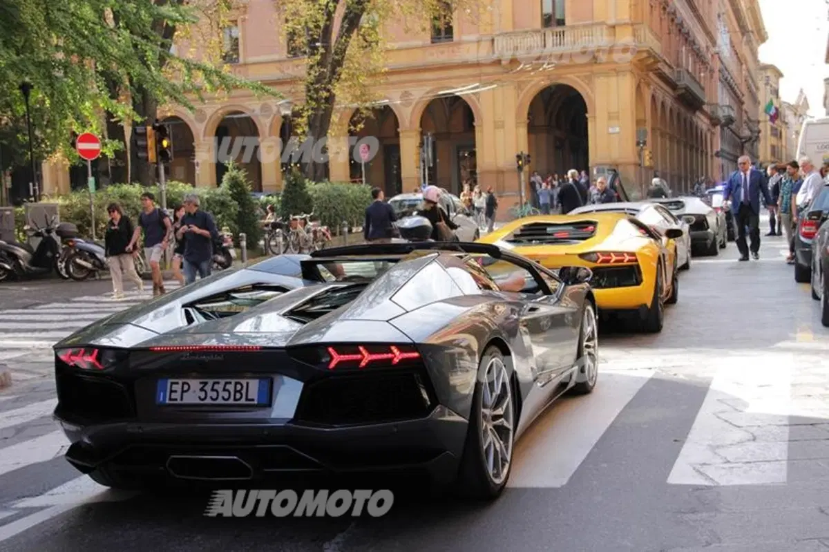 Lamborghini apre le porte agli atleti della Polizia di Stato (23)