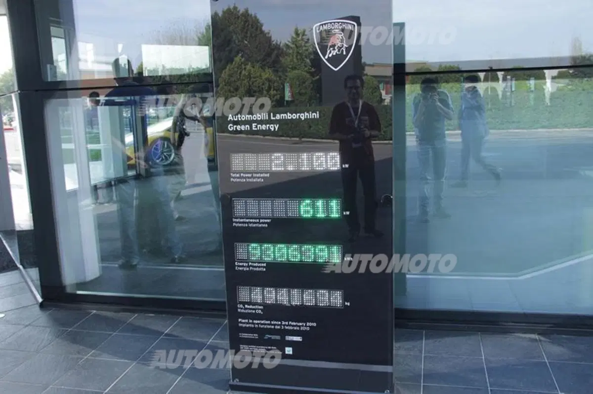 Lamborghini apre le porte agli atleti della Polizia di Stato (34)