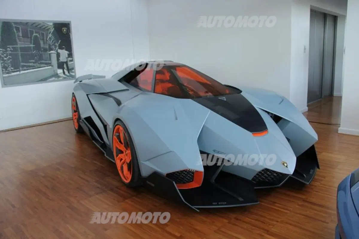 Lamborghini apre le porte agli atleti della Polizia di Stato (64)