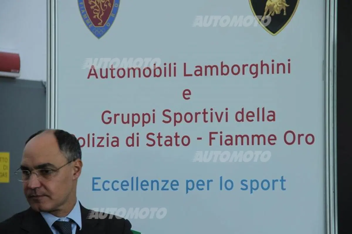 Lamborghini apre le porte agli atleti della Polizia di Stato (65)