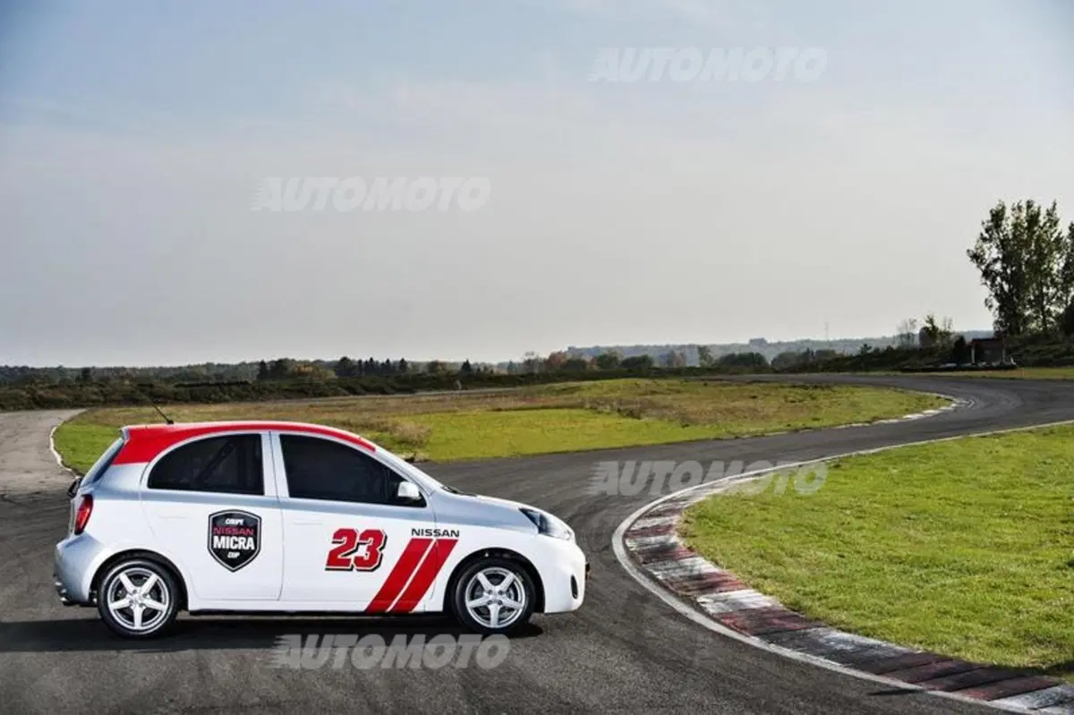 Nissan Micra Cup: l'auto da corsa più economica del mondo (2)