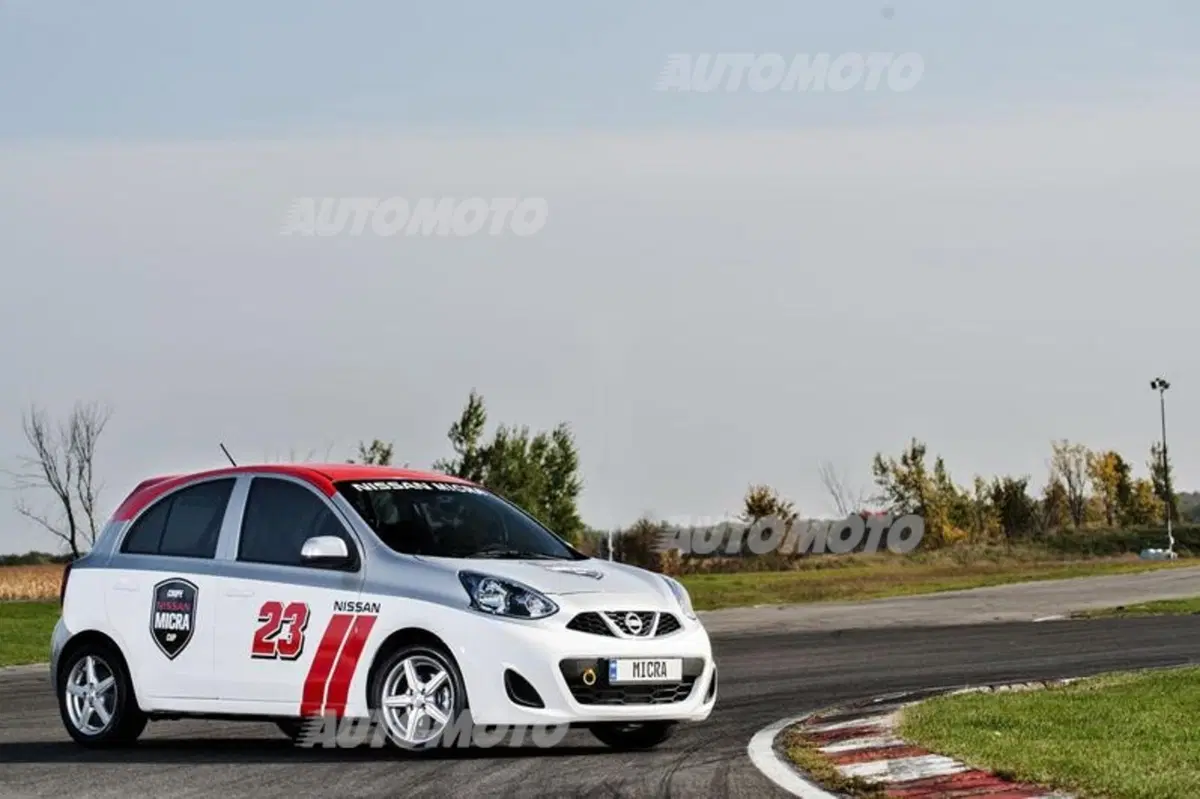 Nissan Micra Cup: l'auto da corsa più economica del mondo (4)