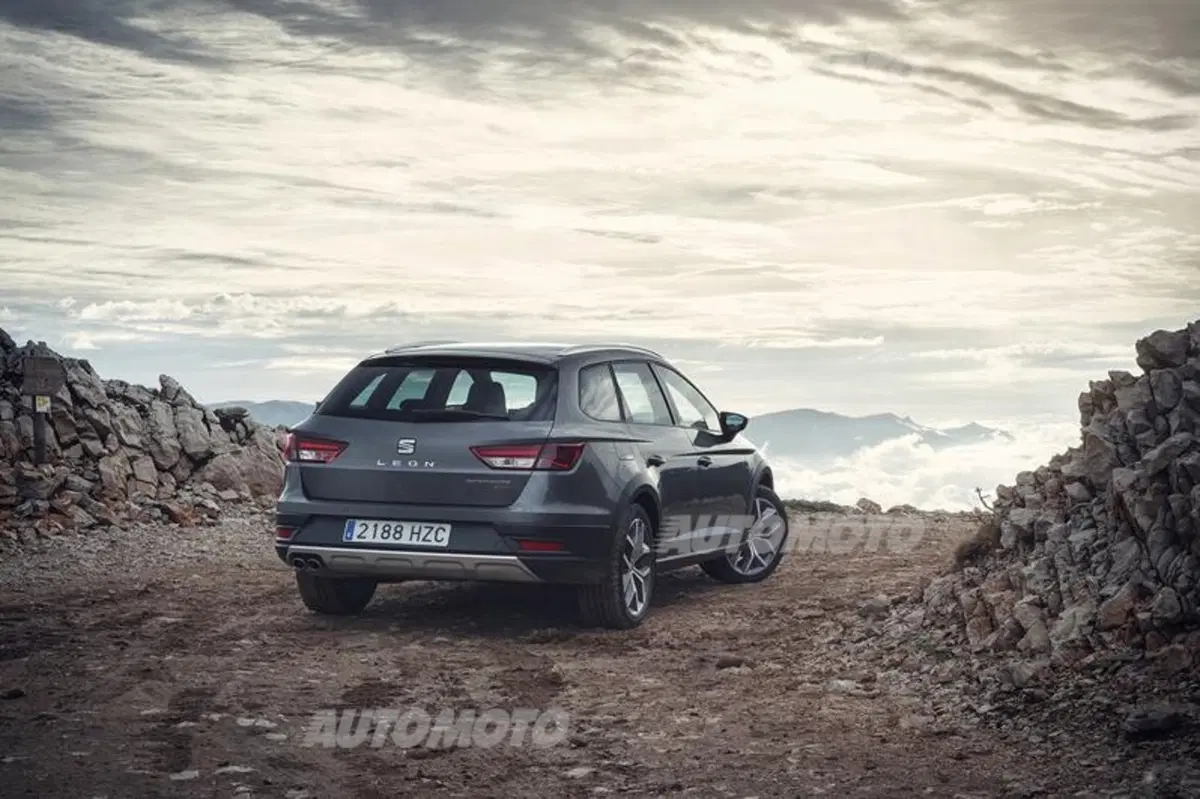 SEAT Leon X-Perience: tutte le informazioni e i prezzi (12)