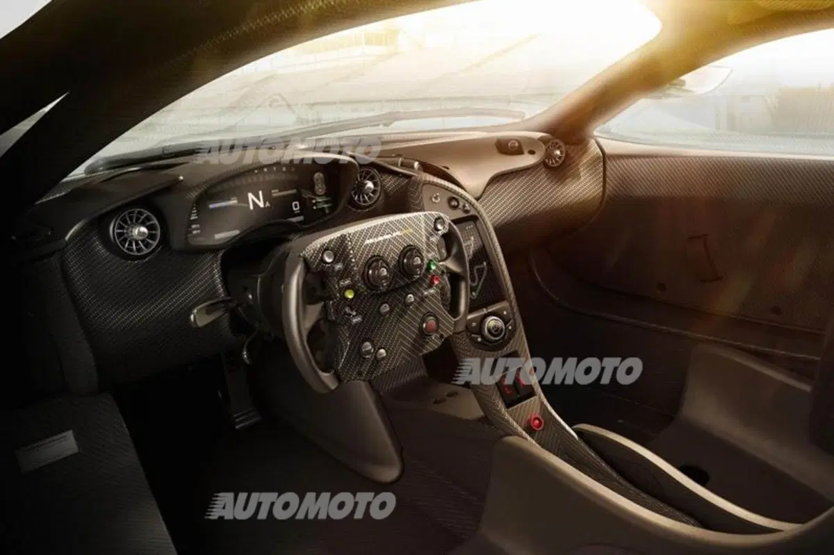 McLaren P1 GTR: le prime immagini degli interni