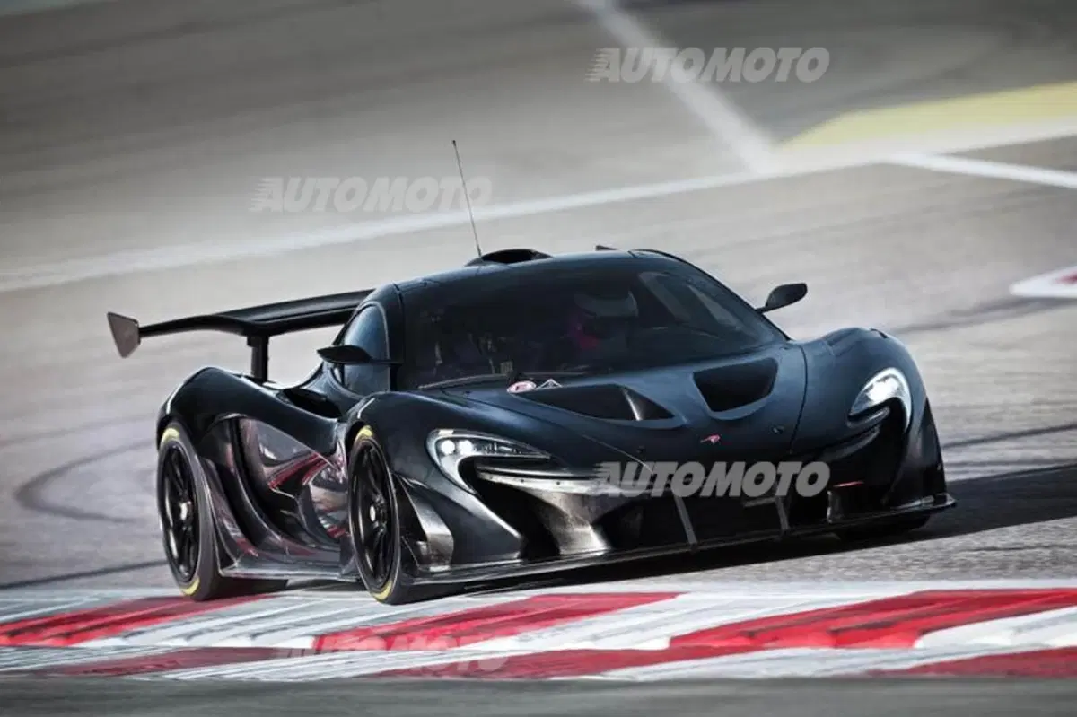 McLaren P1 GTR: le prime immagini degli interni (4)