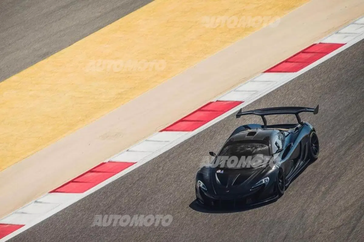 McLaren P1 GTR: le prime immagini degli interni (6)