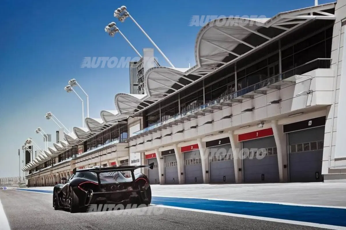McLaren P1 GTR: le prime immagini degli interni (9)