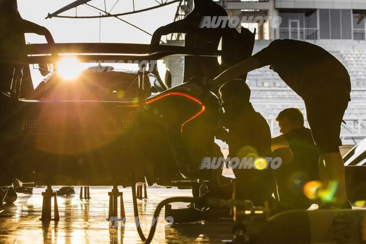 McLaren P1 GTR: le prime immagini degli interni (10)