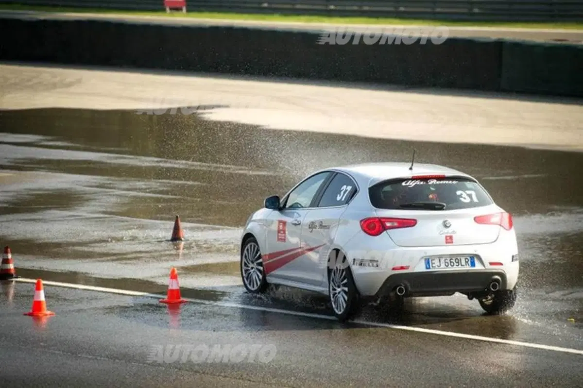 Corsi di guida Evoluta Alfa Romeo (3)