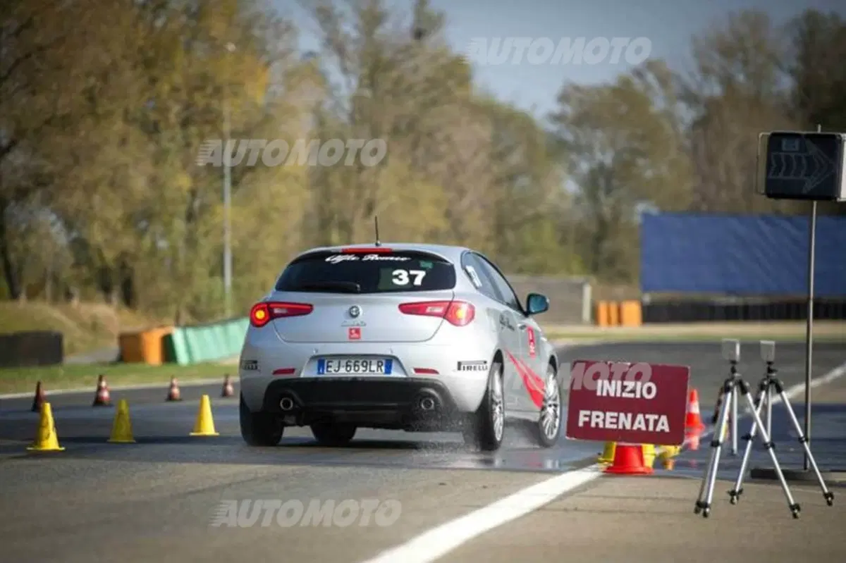 Corsi di guida Evoluta Alfa Romeo (4)