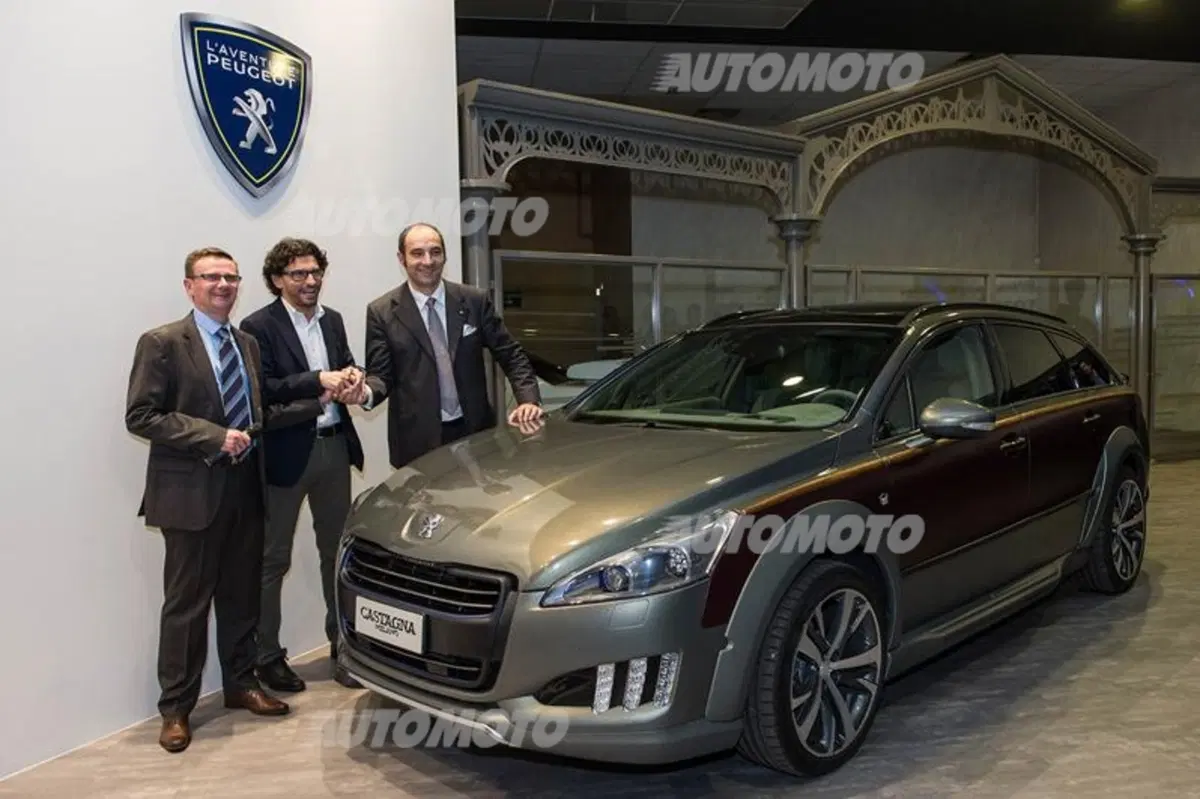 Peugeot 508 RXH Castagna donata al Museo de l’Aventure Peugeot di Sochaux