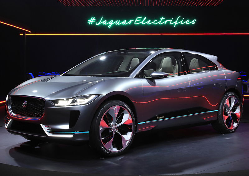 Jaguar-Land Rover guarda al futuro: accordo con CloudCar per auto connesse