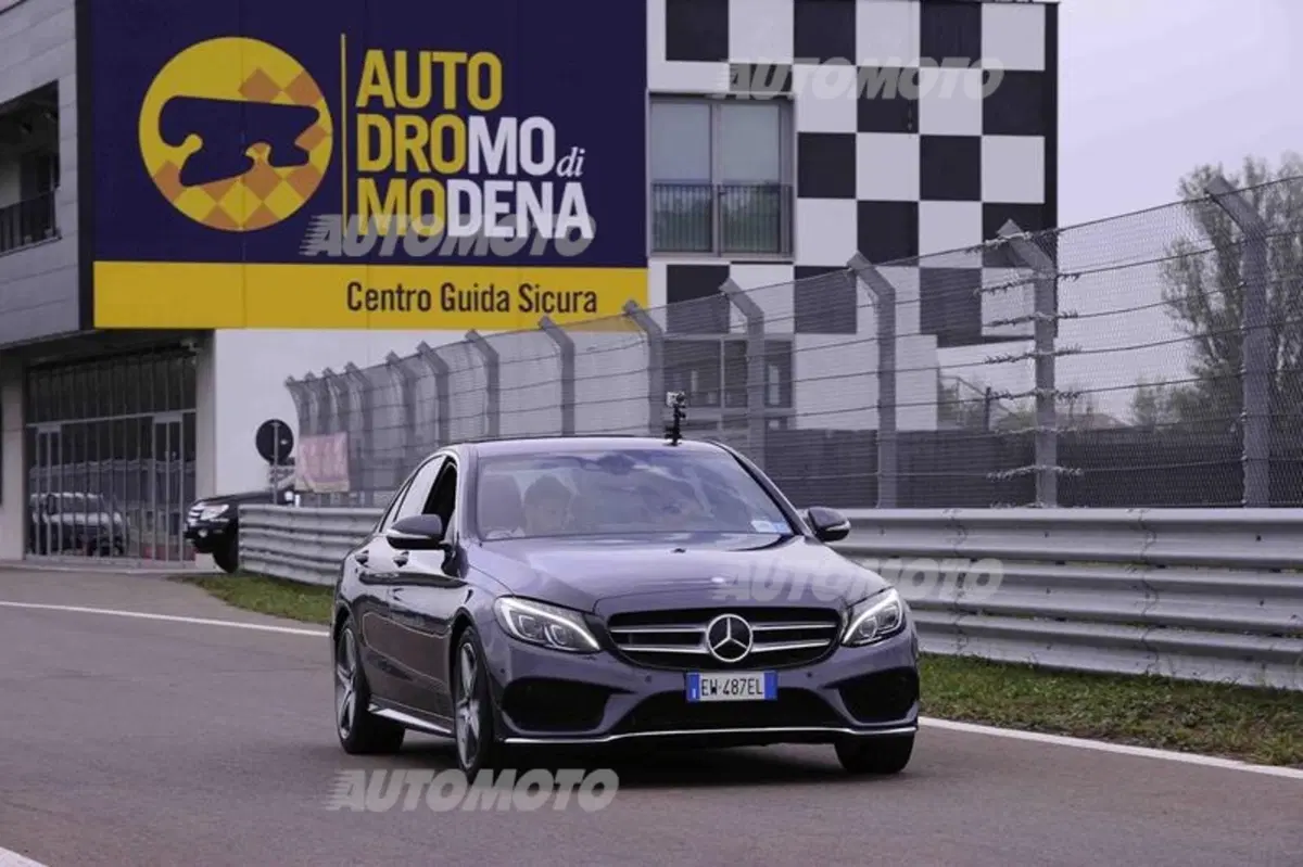 Mercedes C300 BlueTec Hybrid (2)
