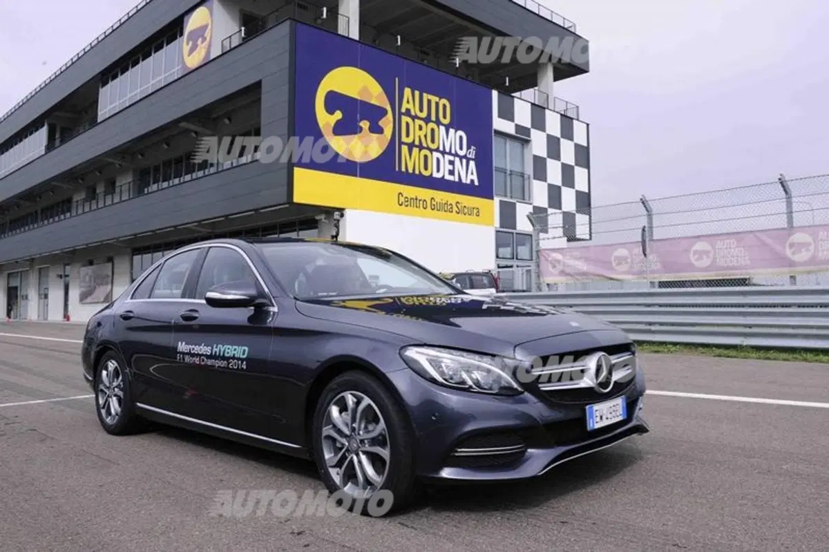 Mercedes C300 BlueTec Hybrid (11)