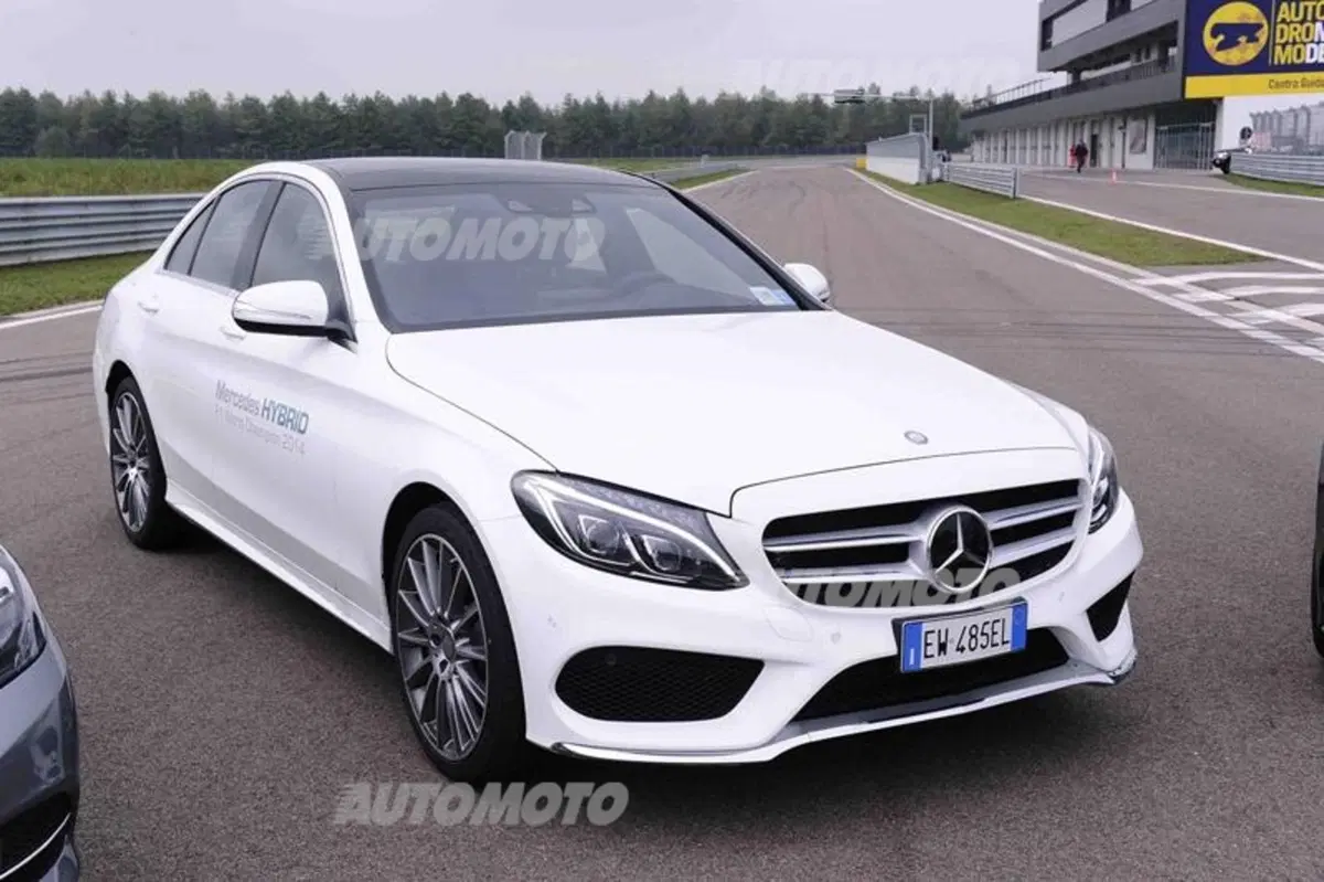 Mercedes C300 BlueTec Hybrid (12)
