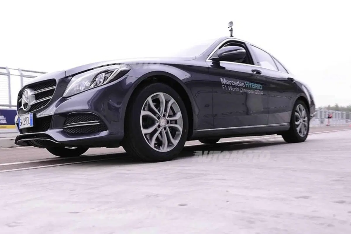 Mercedes C300 BlueTec Hybrid (13)