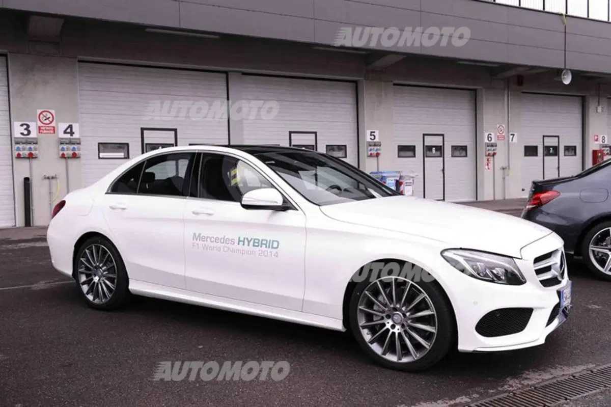 Mercedes C300 BlueTec Hybrid (14)