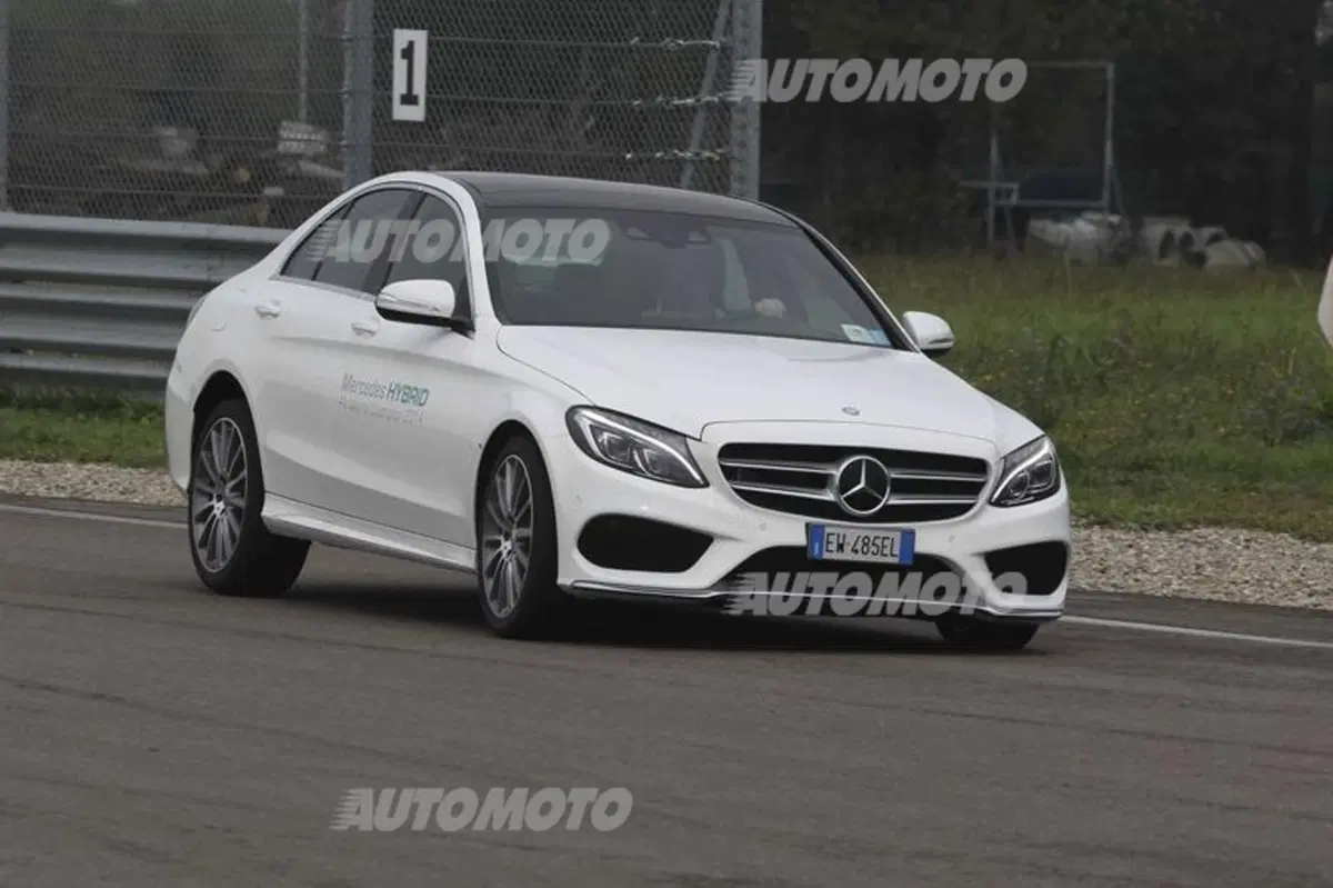 Mercedes C300 BlueTec Hybrid (17)