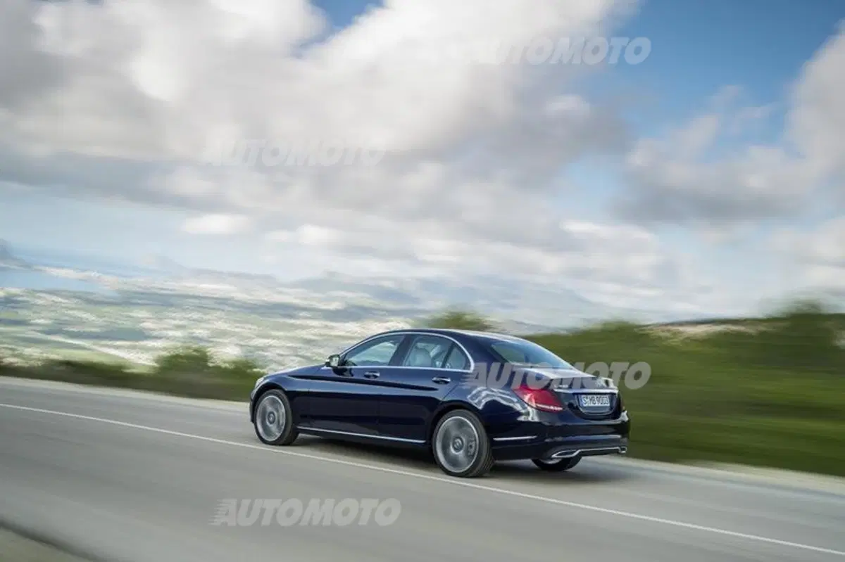 Mercedes C300 BlueTec Hybrid (21)