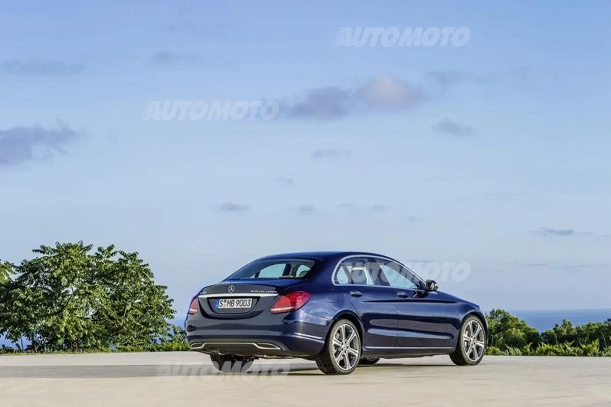 Mercedes C300 BlueTec Hybrid (26)