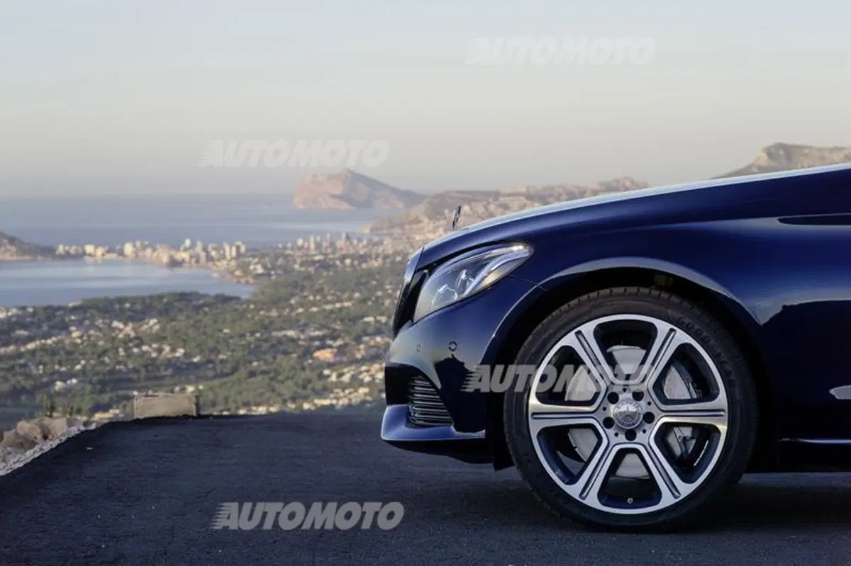 Mercedes C300 BlueTec Hybrid (28)