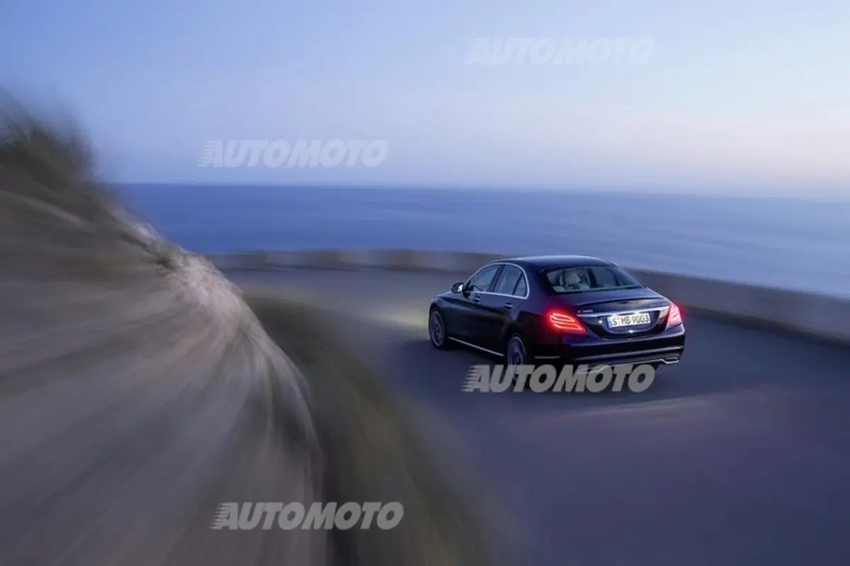 Mercedes C300 BlueTec Hybrid (31)
