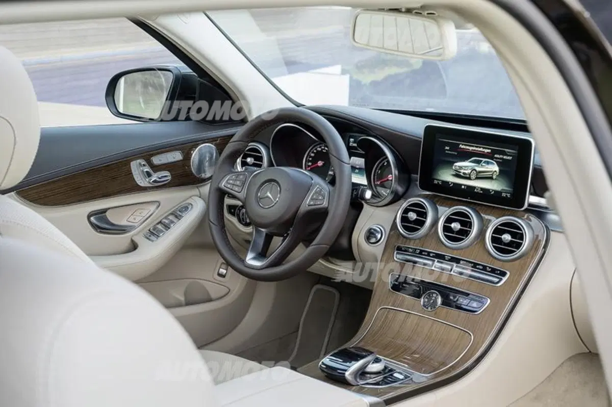 Mercedes C300 BlueTec Hybrid (33)
