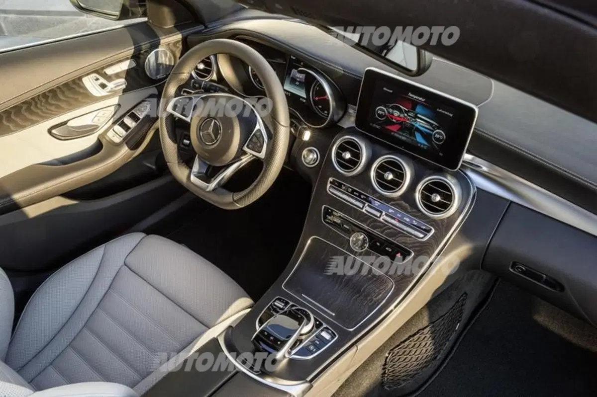 Mercedes C300 BlueTec Hybrid (35)