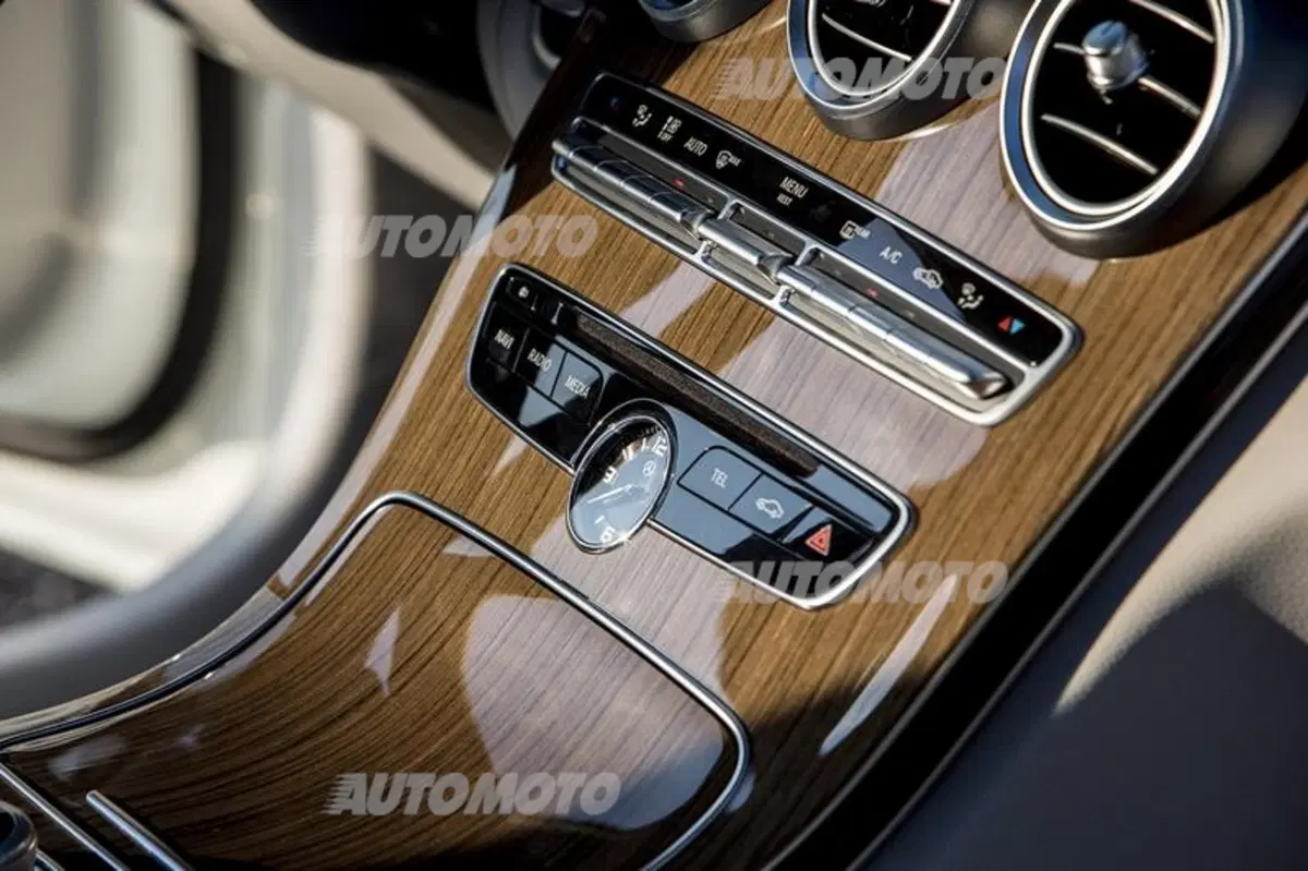 Mercedes C300 BlueTec Hybrid (49)