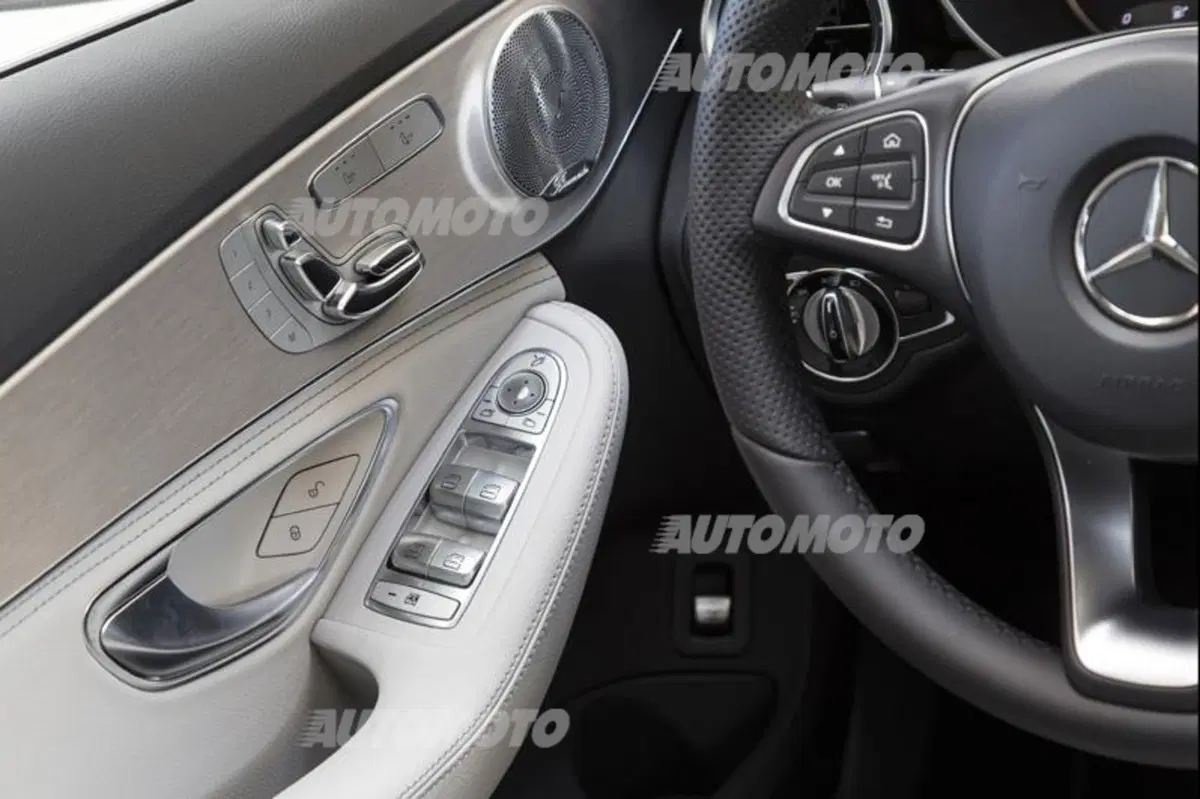 Mercedes C300 BlueTec Hybrid (55)
