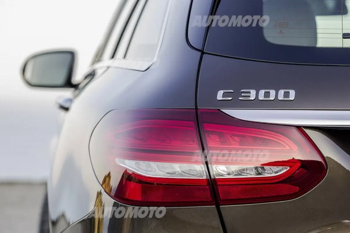 Mercedes C300 BlueTec Hybrid (59)