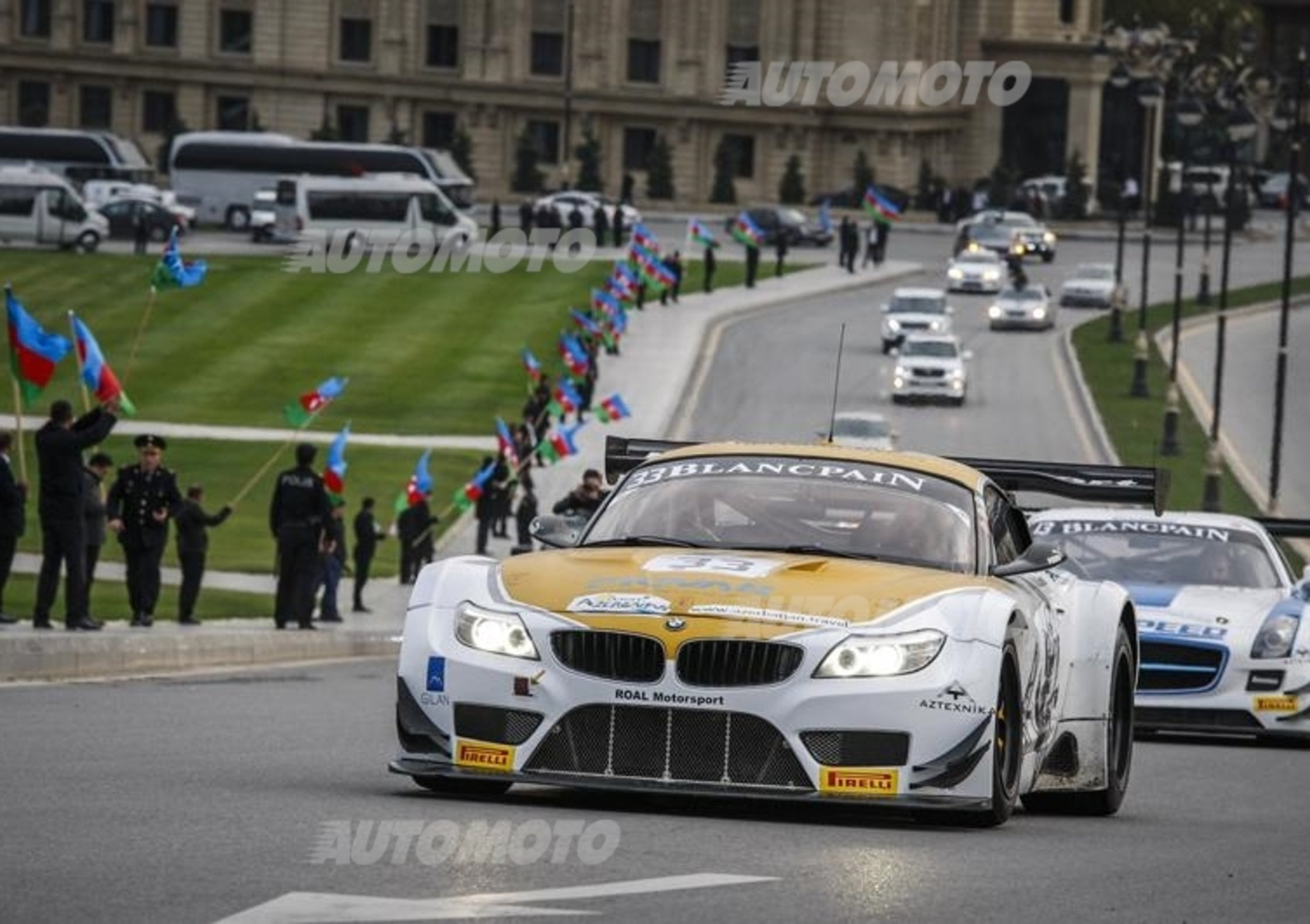 Alex Zanardi di nuovo in pista con la BMW Z4 sulle strade di Baku