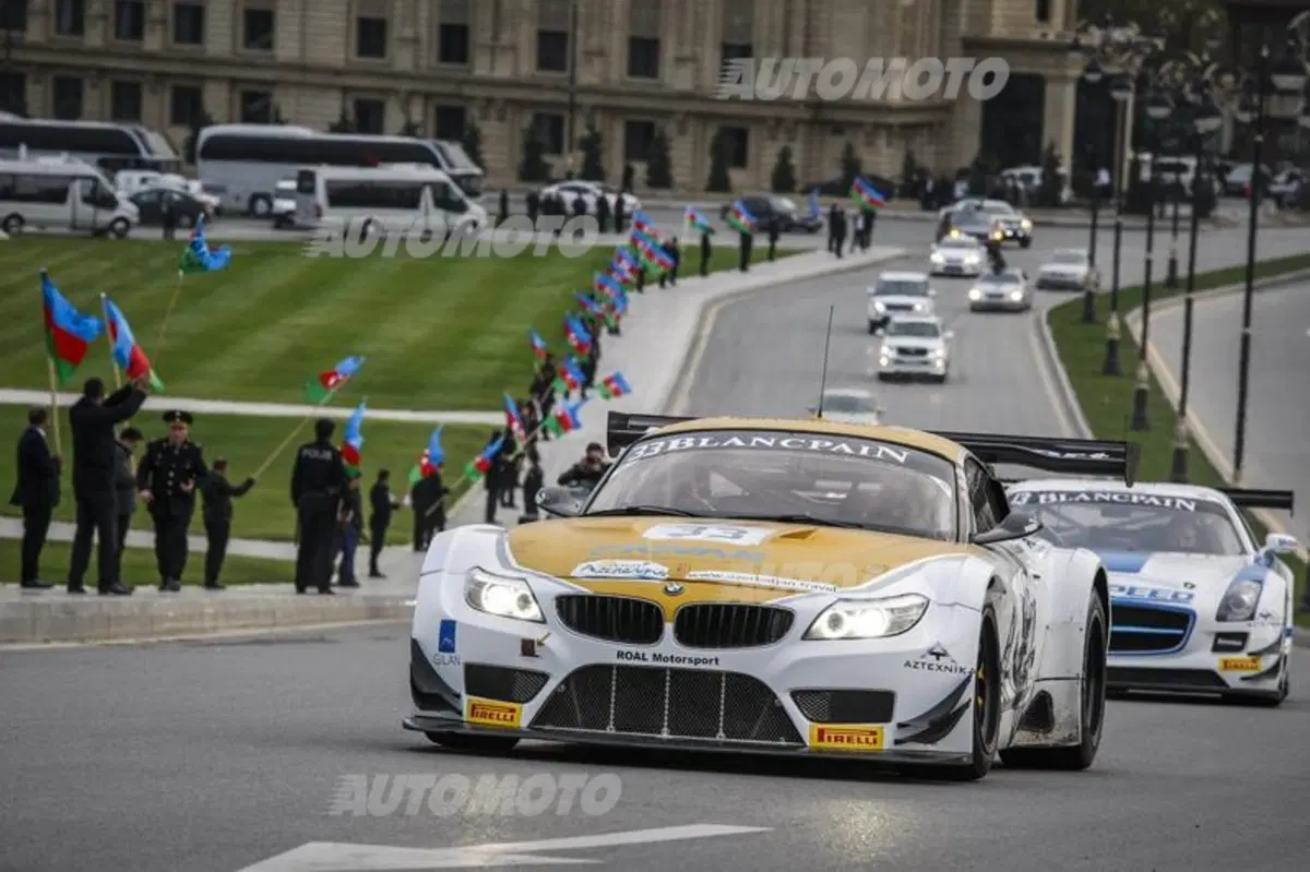 Alex Zanardi di nuovo in pista con la BMW Z4 sulle strade di Baku