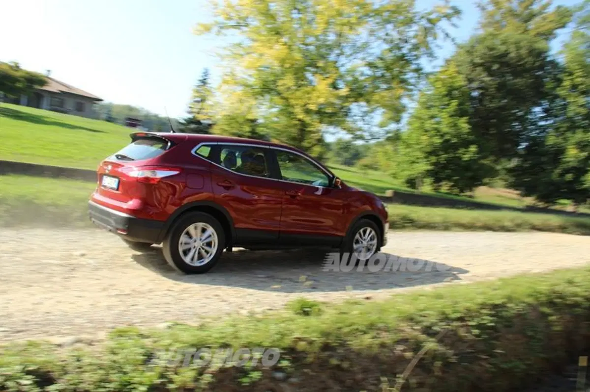 Nissan Qashqai 1.2 DIG-T (15)