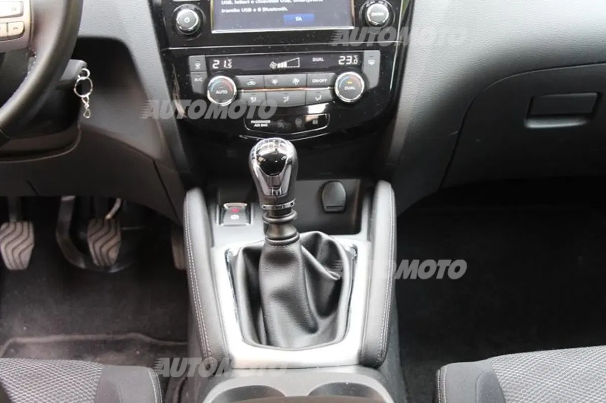 Nissan Qashqai 1.2 DIG-T (55)