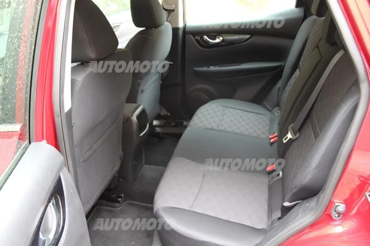 Nissan Qashqai 1.2 DIG-T (68)