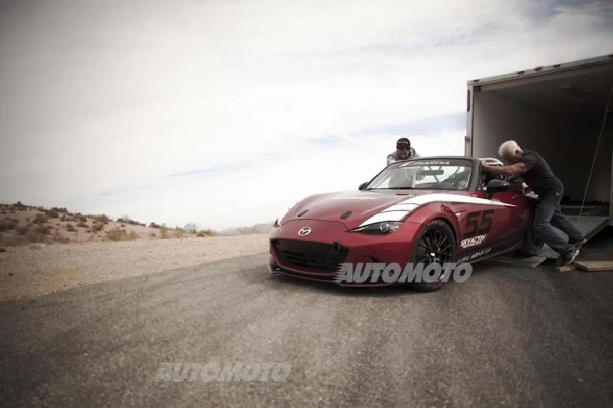 Nuova Mazda MX-5: la versione da corsa fa sul serio. Anche in Europa (7)