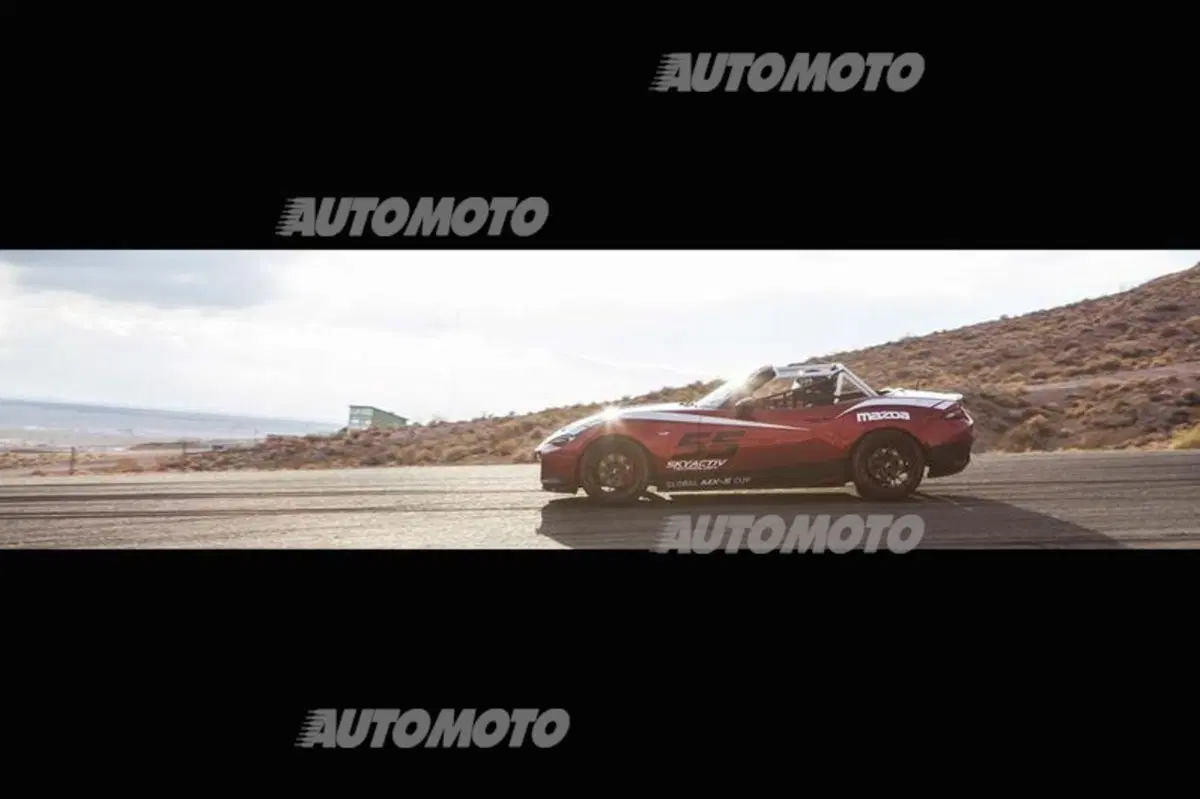 Nuova Mazda MX-5: la versione da corsa fa sul serio. Anche in Europa (15)