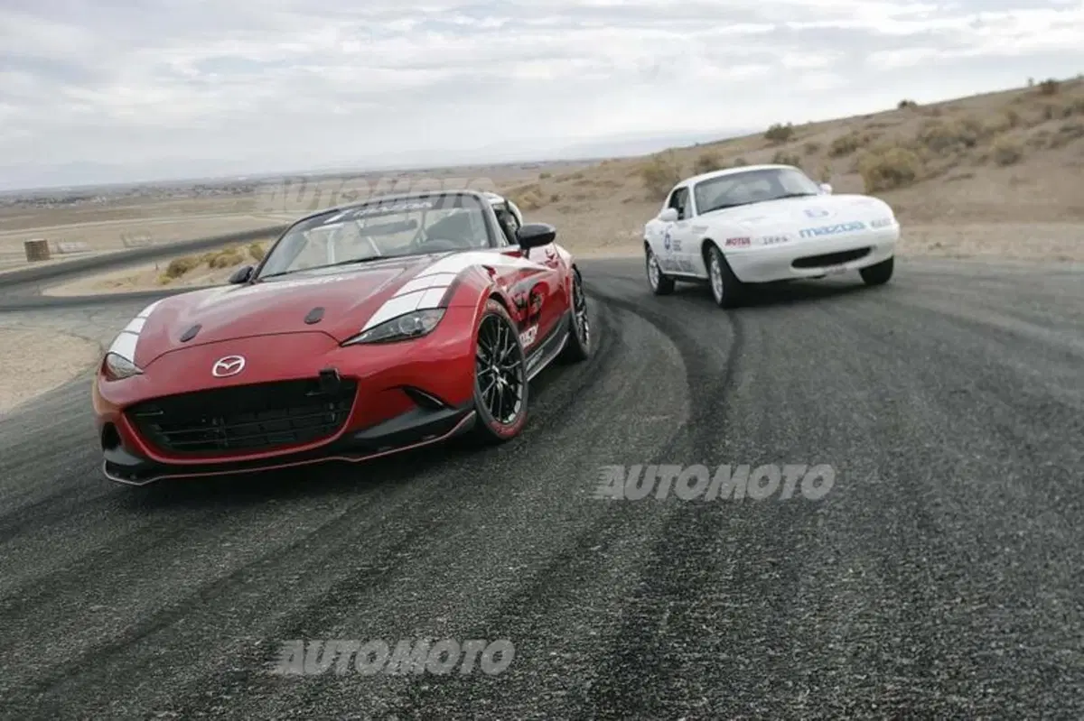 Nuova Mazda MX-5: la versione da corsa fa sul serio. Anche in Europa (24)
